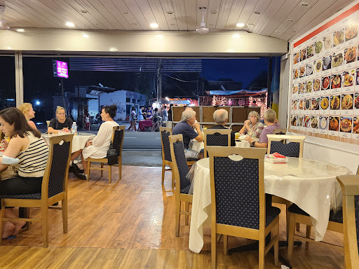 D’Feringghi Tandoori House | Indian • Western • Arabic