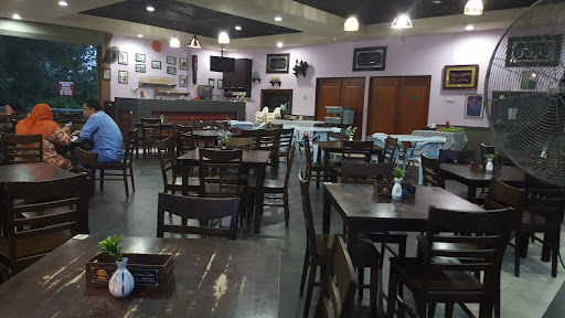 Bukit Restaurant & Cafe