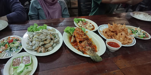 Restoran Lumut Ikan Bakar Restoran Lumut Ikan Bakar