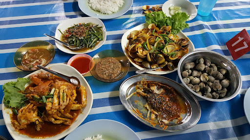 Mona Ikan Bakar & Makanan Laut