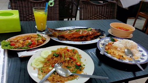Restoran Ikan Bakar Terangkat Restoran Ikan Bakar Terangkat