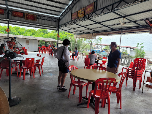 Suang Le River Restaurant 爽乐河边饭店