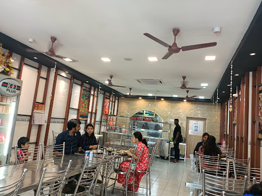 KARAIKUDI PANDIAN VILAS RESTAURANT