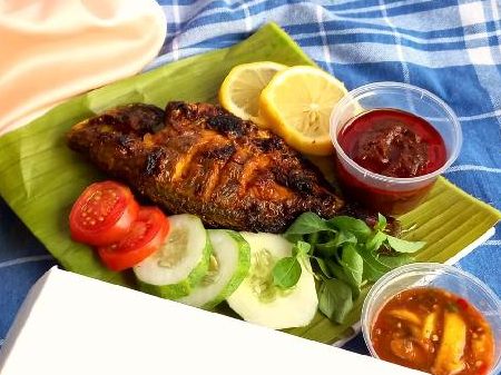 Sekumpul Ikan Bakar 1 sekumpul ikan bakar